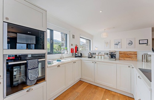 Pistyll Apartment | A llyn peninsula that sleeps 5 guests in 2 bedrooms