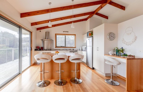 Palana House | A luxurious with incredible seaviews and beaches only minutes away