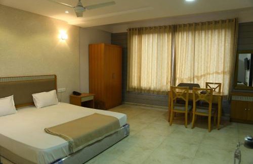 Abu Road Hotel | A Luxury Stay in S9 Hotel and Restaurant Near Ambaji