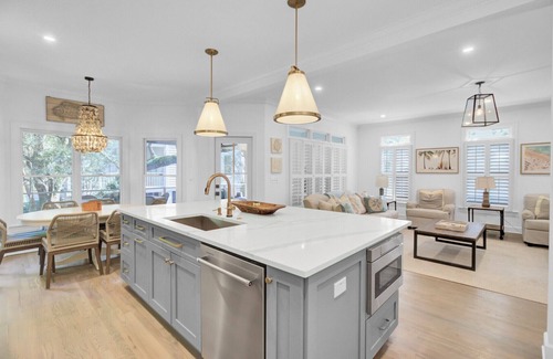 Isle of Palms House | A Peaceful Retreat, Steps from the Action