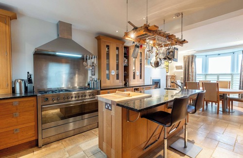 Newport House | A peaceful retreat for 12 by the sea - incredible coastal luxury