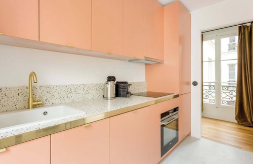 Saint-Merri Apartment | A PERFECT PARISIAN GETAWAY IN A PERFECT LOCATION – RUE DU TEMPLE