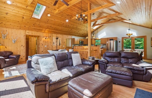 Canaan Heights House | A Rare Mountaintop Retreat That Truly Has It All