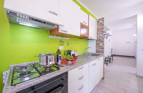 San Benedetto di Lugana Apartment | A relaxing corner just a few meters from the lake, among nature, history and entertainment.