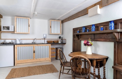 Talybont-on-Usk House | A Shepherds Delight - One Bedroom House, Sleeps 2