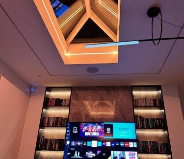 Underhill Apartment | A super luxury large apartment
