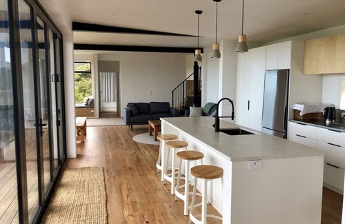 Cooks Beach House | A view like none other