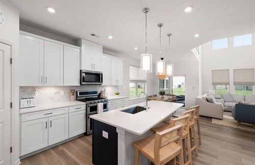 Clarksville House | A Wave Away - Ocean Villa