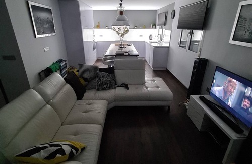 Quesa House | A Wonderful 7 Bedroom Large Detached House with Heated Pool which sleeps 12