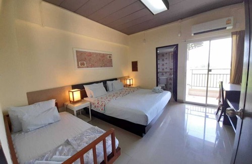 Bang Bua Thong Hotel | AA Resort Hotel