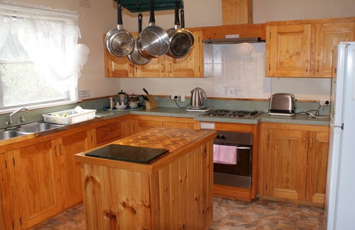 Promised Land Cottage | AAA Granary Accomm -Rose 4 bedroom Cottage