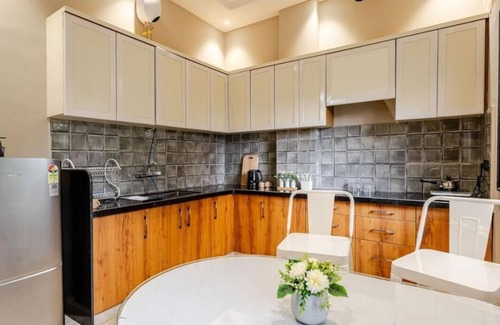 Lalkothi Condo | Aahan Elite Luxury 2 Bedroom condo for upto 6 Guests