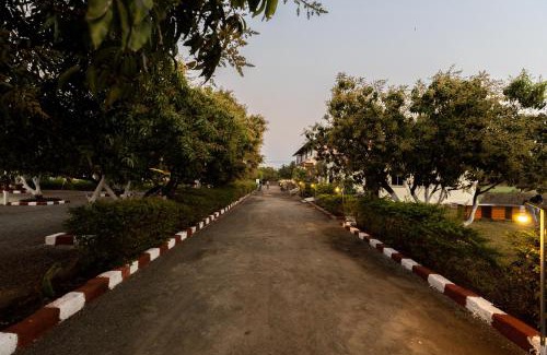 Haripur Hotel | AamraKunj Gir Resort