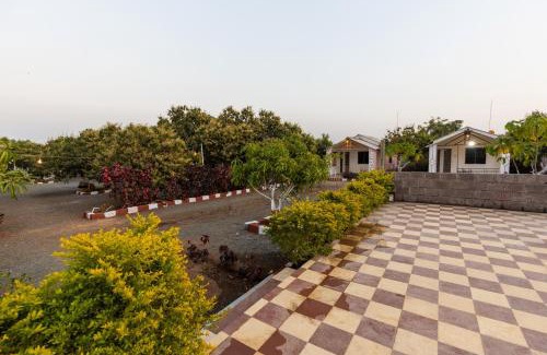 Haripur Hotel | AamraKunj Gir Resort