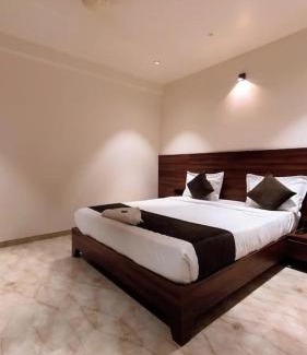 Rajgurunagar Hotel | Aatithya Residency