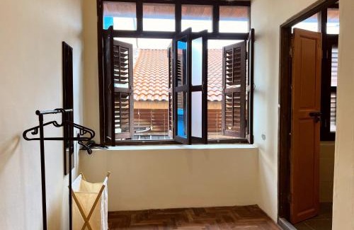 Historic George Town House | Aayu Stewart - Stewart Ln, George Town