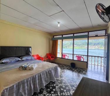 Tuk Tuk House | Abadi Guest House Tuktuk