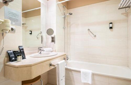 Comillas City Center Hotel | Abba Comillas Hotel