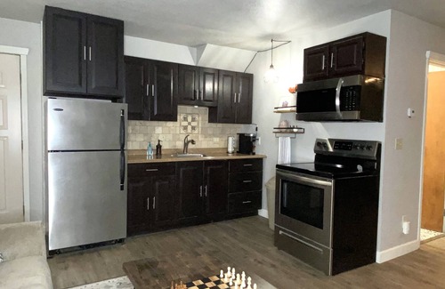 Tudor Area Bed & Breakfast | Abby's-Dedicated, Clean, Comfortable, Near U-Med