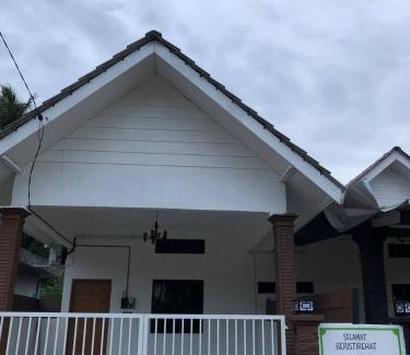 Kampung Nail Apartment | Abe.Cottage 3