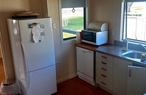 Big Bay House | Absolute Beach Front,3 brm bach sleeps 6 .Plus 5 person sleepout also available