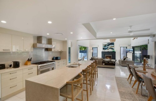 Marcus Beach House | Absolute beachfront property. Walk out the back gate straight to the beach.
