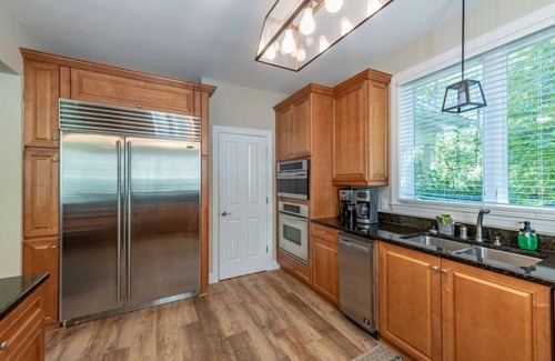 Macon Apartment | Absolute Dream, Prime Location: Pool Table & Sauna