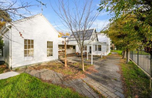 Balnarring House | Absolutely Beautiful Balnarring Family Home for 7