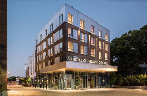 Cleveland Circle Hotel | AC Hotel by Marriott Boston Cleveland Circle