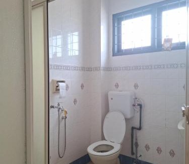 Taman Rapat Damai House | Acacia Guesthouse by ZamanJa