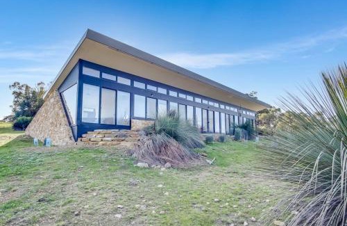 Hindmarsh Valley House | Acacia - Hindmarsh Valley - Linen Included
