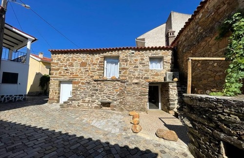 Cafede Cottage | Acalma - Sesmo Casa em Xisto, Numa Tranquila Aldeia