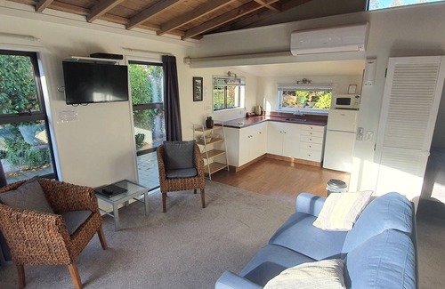 Two Mile Bay Hotel | Accent on Taupo