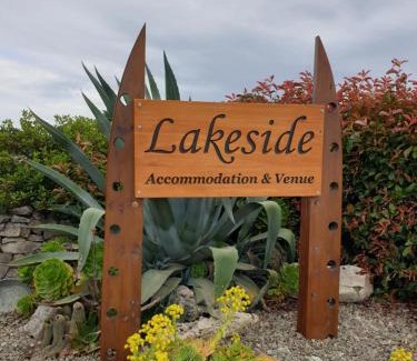 Oamaru House | Accommodation at Lakeside