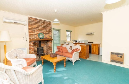 Acheron Apartment | Acheron Valley Country Retreat Family Bungalow Lake