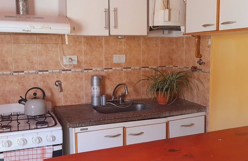 Agrelo Apartment | Acogedor departamento en los caminos del vino, rodeado de viñedos y montañas.