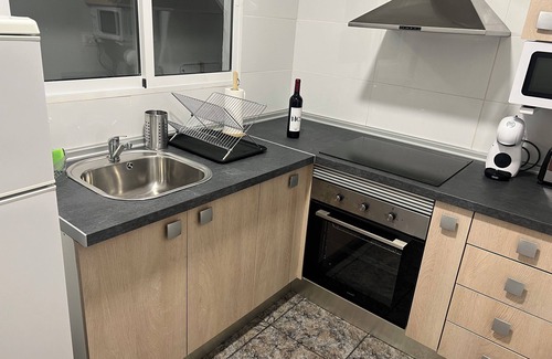 Paterna Apartment | Acogedora plata baja cerca del metro. Ideal para familias, y trabajadores.