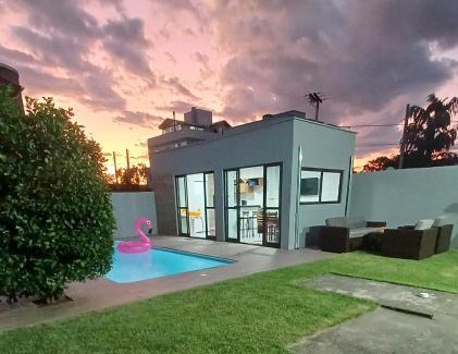 Campo d'Aviacao House | Aconchegante casa de Madeira com linda área lazer!