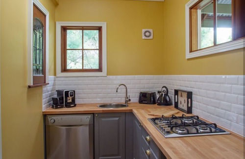 Rhyll Apartment | Acorn Studio at Oaktree Lodge