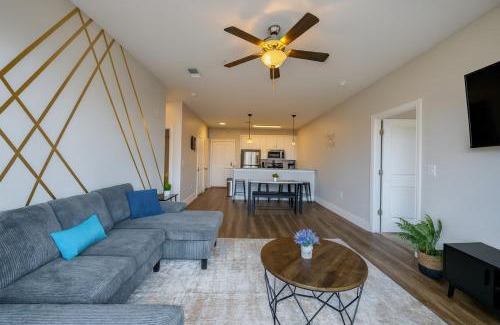 Glen Iris Apartment | Across from UAB Spacious 2BR Retreat 3a