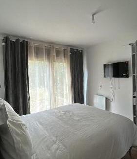 Bourgeonniere-Petit Port Apartment | Adar 01