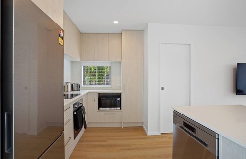 Addington House | Addington Delight - Christchurch Holiday Home