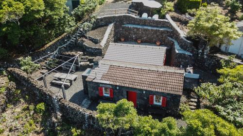 Sao Roque do Pico Ski Chalet | Adega Baía Azul - The essence of Pico