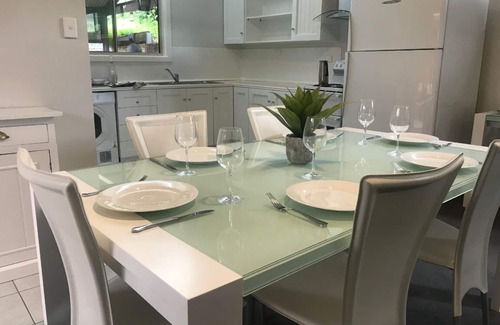 Woodside House | ADEL HILLS ESCAPE Clean Cosy Relax Free Netflix