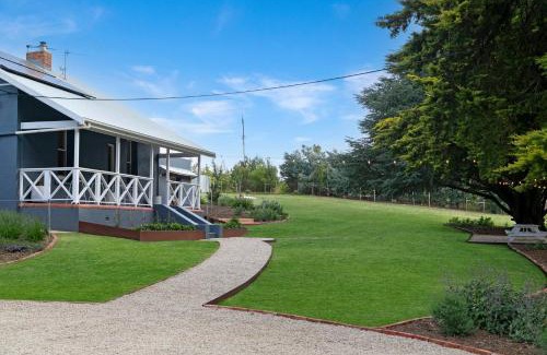 Carey Gully House | Adelaide Hills Luxury Cottage - The Gladys