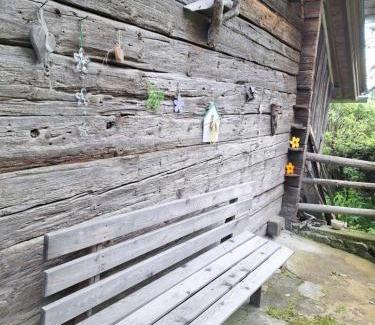 Stall House | Adlerhütte
