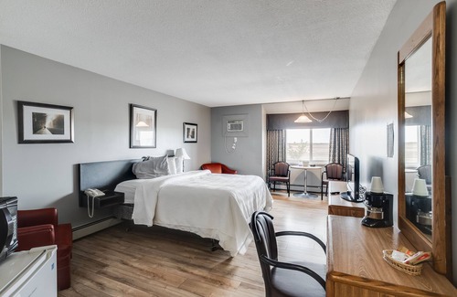 Martensville Hotel | Adobe Inn