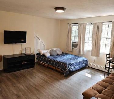 Northbridge Apartment | Adorable 1 bedroom with off-street parking