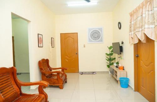 Kampung Rawa House | Adorable 2-bedroom home with Pool, Wi-Fi and BBQ