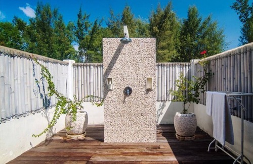 Gili Trawangan Villa | Adorable 4BR Villa - Gili Trawangan! 1Min Walk To The Beach! W/Swimming Pool!